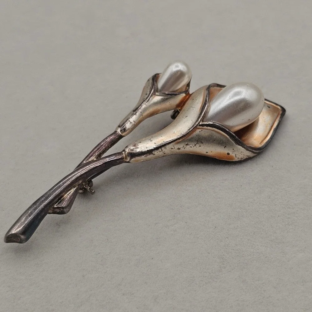 Vintage Calla Lily Brooch Faux Pearl Floral Botanical Silver Tone 3.25 Inch